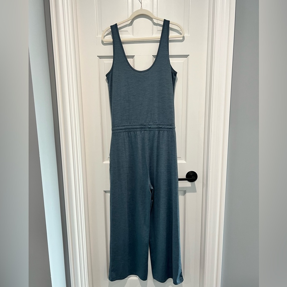 Vuori Falls Jumpsuit Medium Light Azure Heather Blue Tank Top Wide Leg Romper - Picture 4 of 7